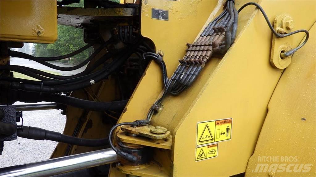 CAT 972M XE Roomikekskavaatorid