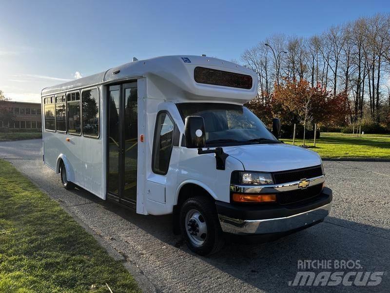 Chevrolet Express Väikebussid