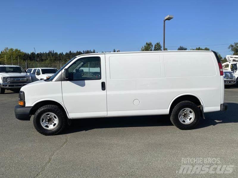GMC Savana Kaubikud