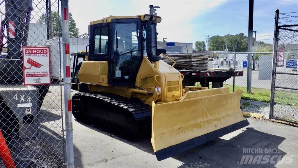 Komatsu D37PX-22 Roomikekskavaatorid