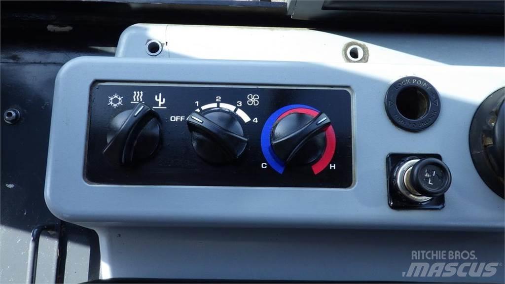Komatsu D37PX-22 Roomikekskavaatorid