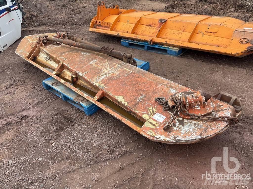  11 ft Snow Wing Muud teekoristamise ja lumekoristamise masinad