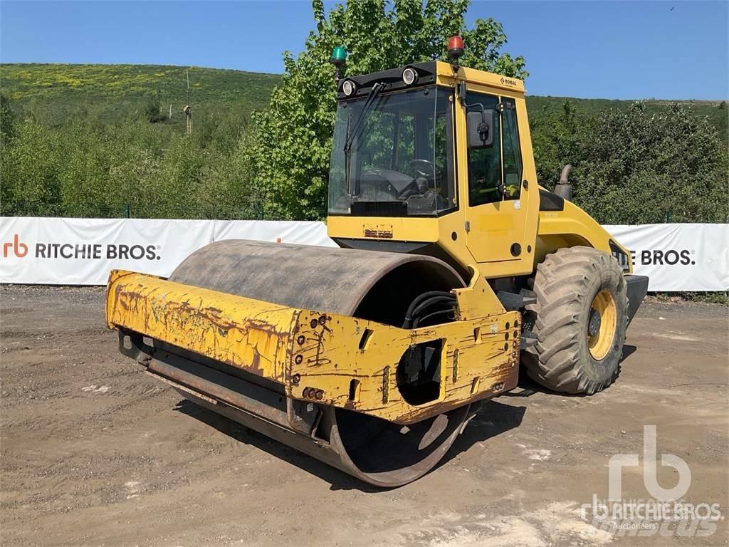 Bomag BW213DH-4 Pinnasetihendajad
