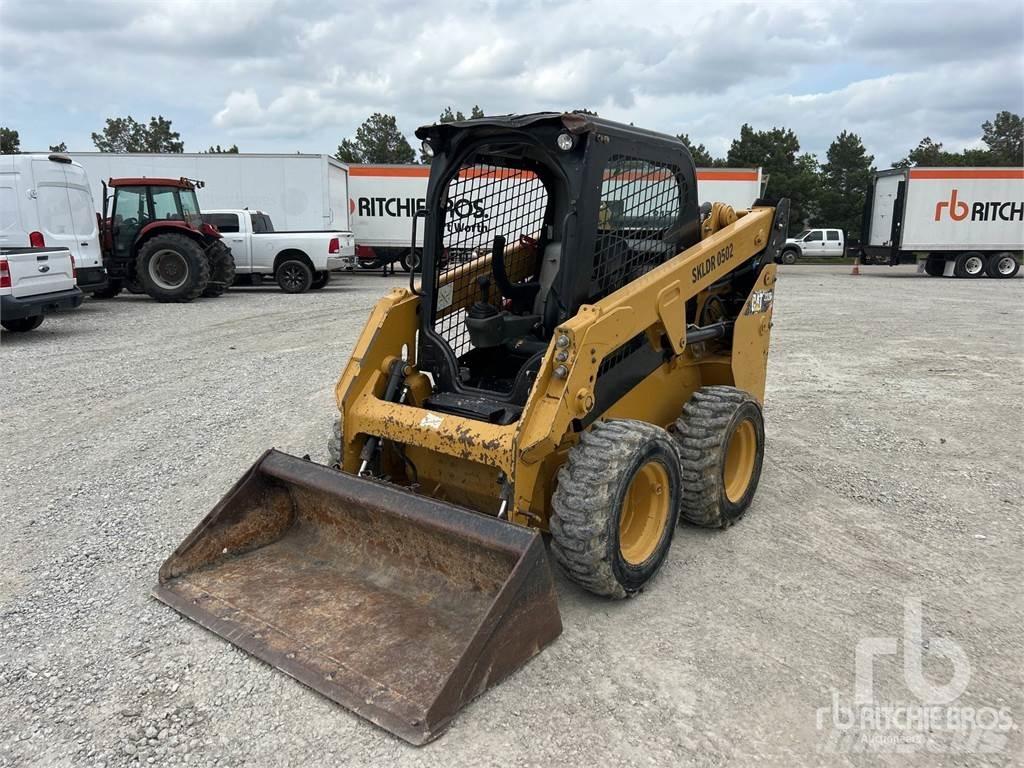 CAT 232D Kompaktlaadurid