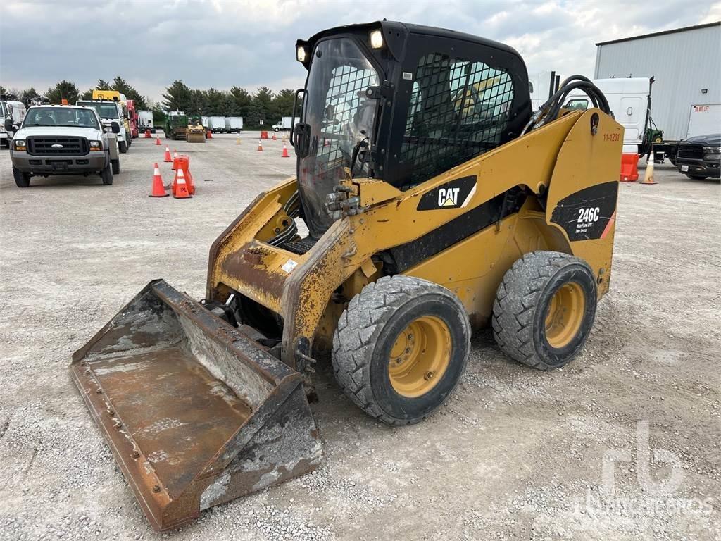 CAT 246C Kompaktlaadurid