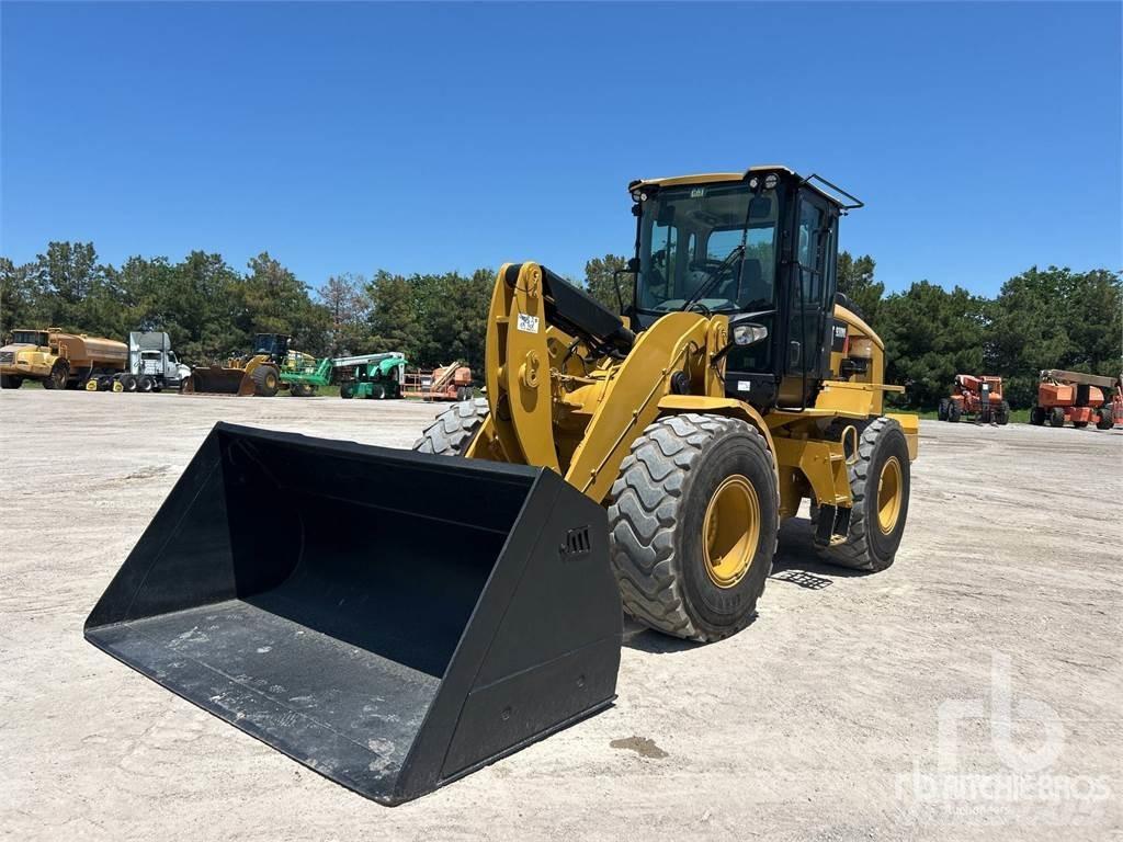 CAT 930M Rataslaadurid