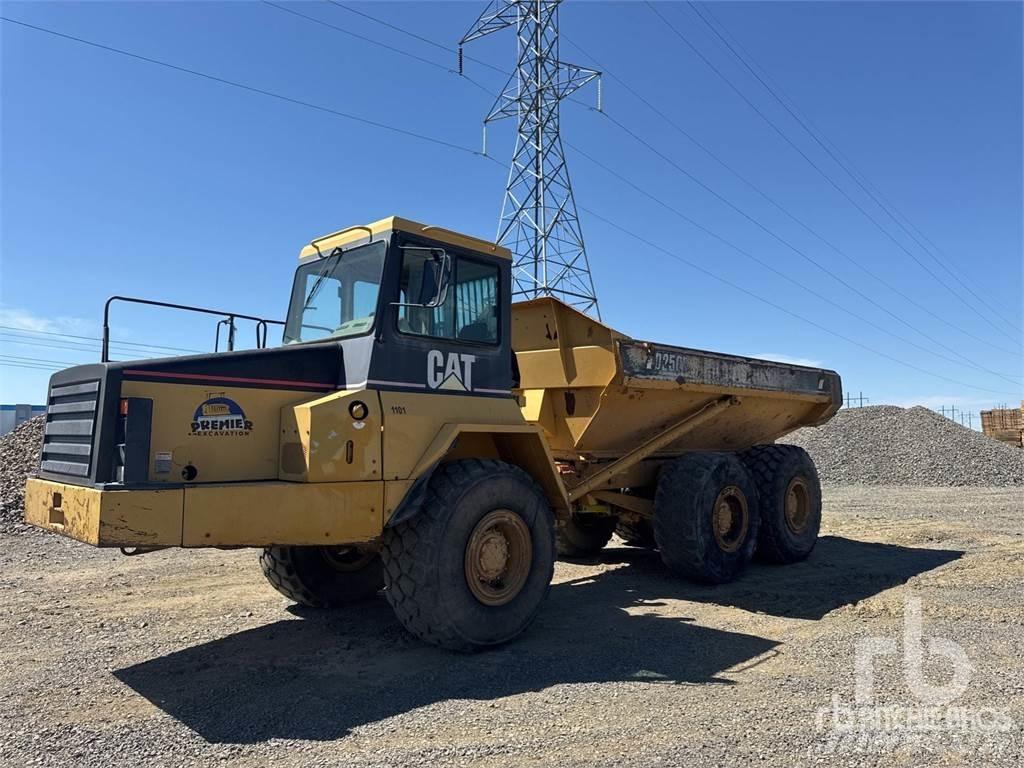 CAT D250E Liigendraamiga pinnaseveokid