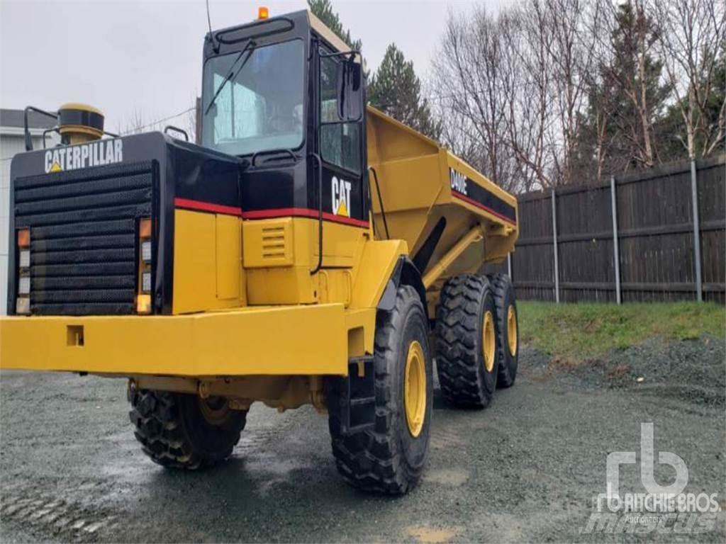 CAT D400E Liigendraamiga pinnaseveokid