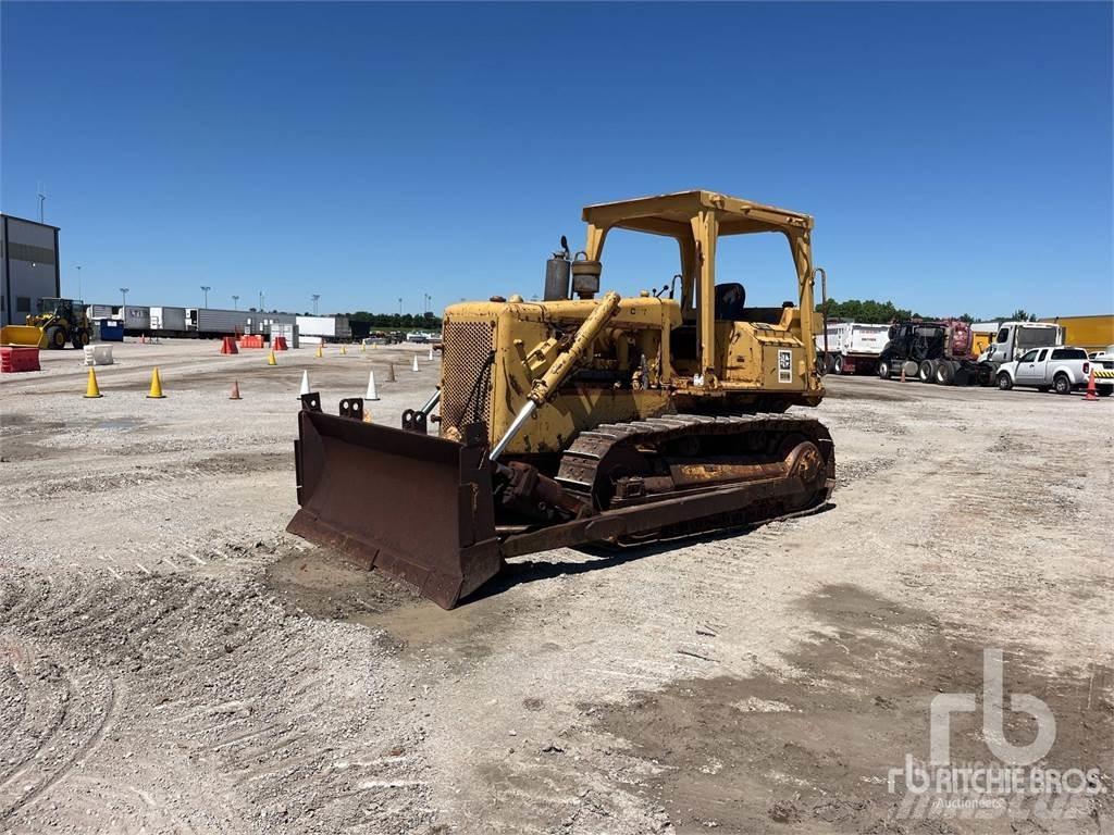 CAT D5B Buldooserid