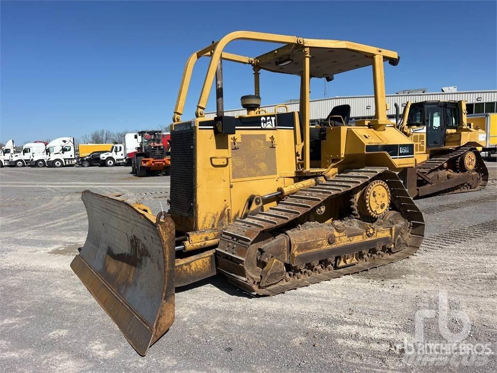 CAT D5MXL Buldooserid
