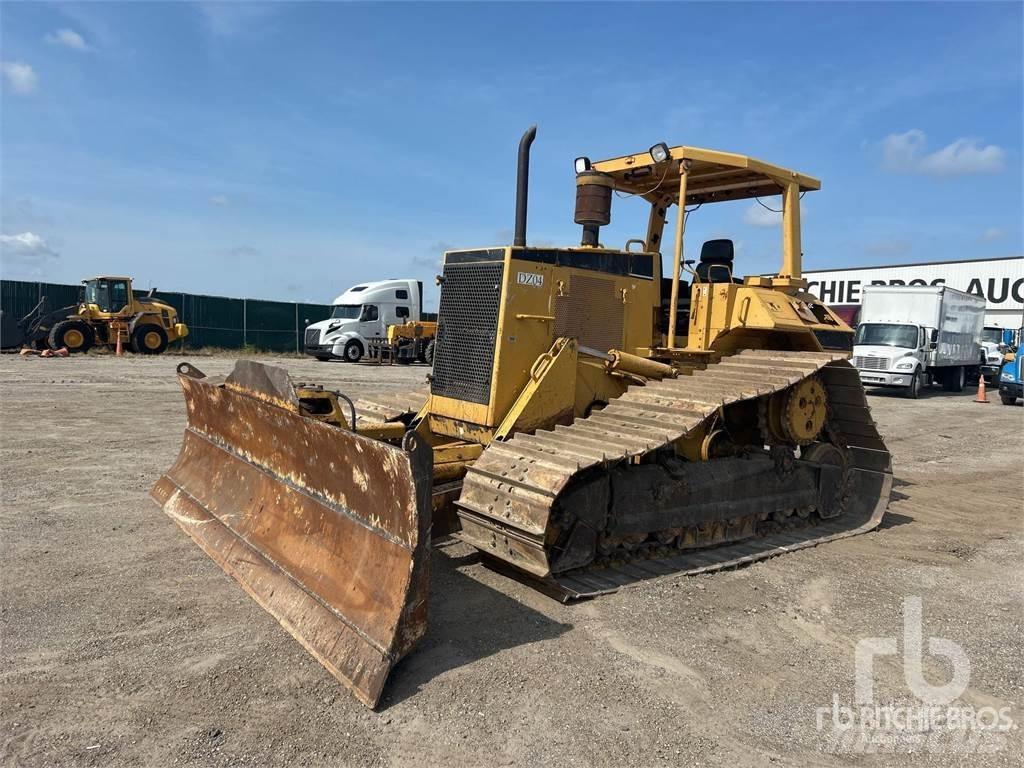 CAT D6M Buldooserid
