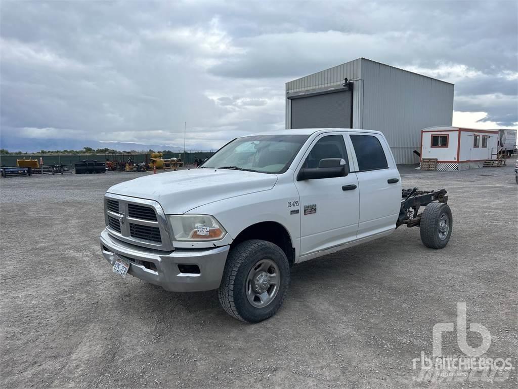 Dodge 2500 Raamautod