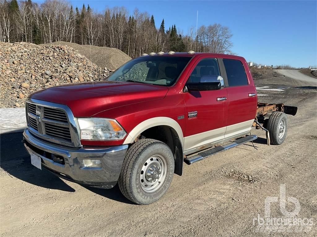 Dodge RAM 2500 Raamautod