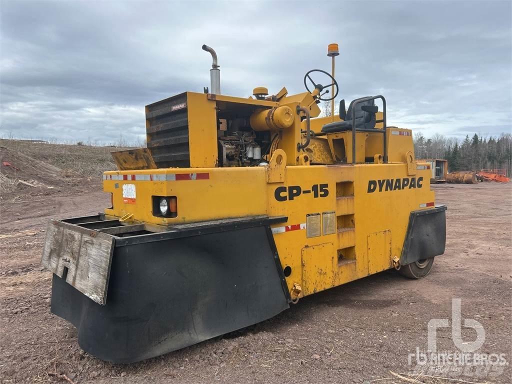 Dynapac CP15 Ühe trumliga rullid