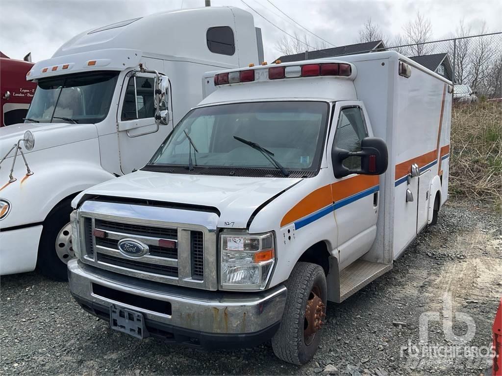 Ford E-350 Kiirabiautod