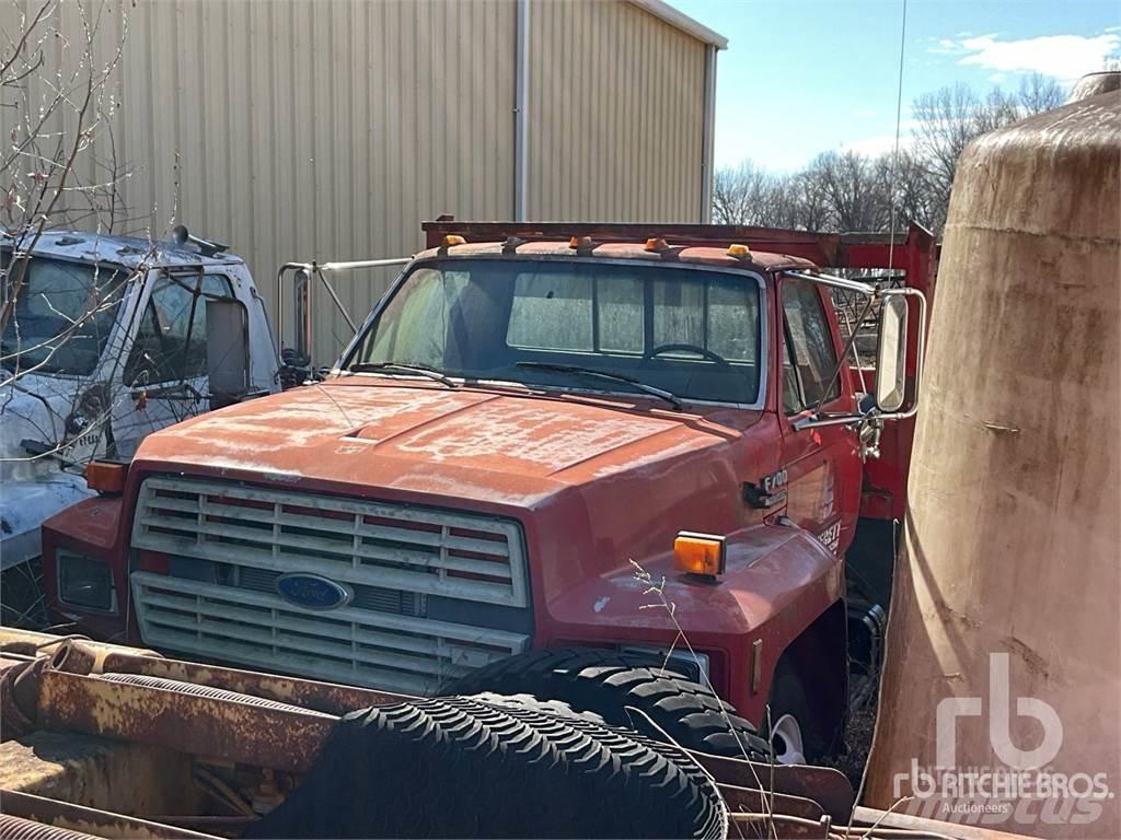 Ford F-700 Madelautod