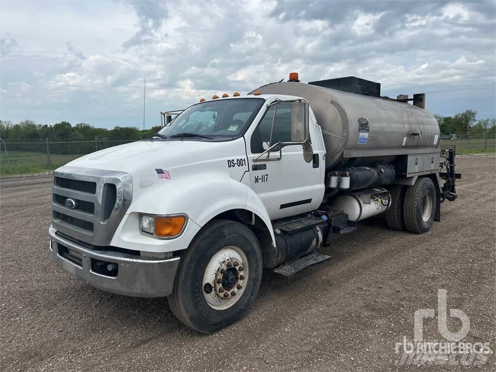 Ford F-750 Bituumenipritsid