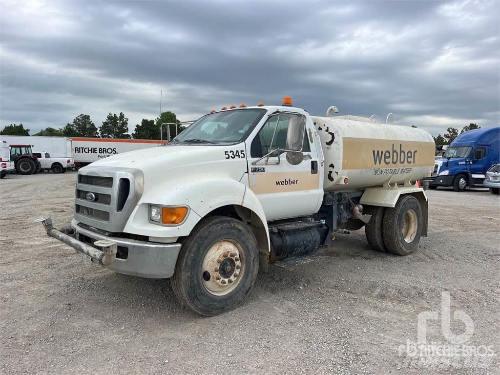 Ford F-750 Veepaagiga autod