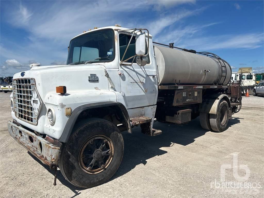 Ford LN8000 Bituumenipritsid