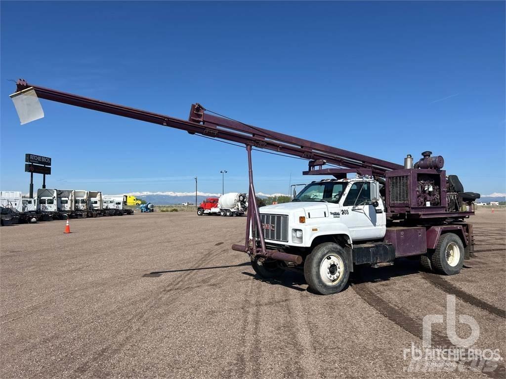 GMC TOPKICK Puurmasinad