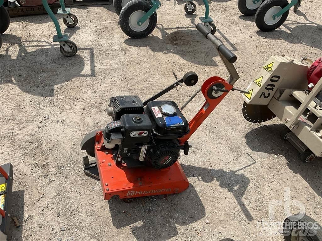 Husqvarna MG8 Asfaldi lõikamise masinad