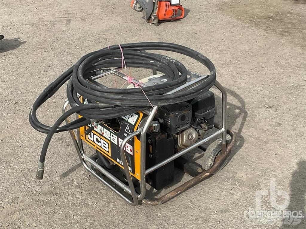 JCB BEAVER Raskeveo poolhaagised