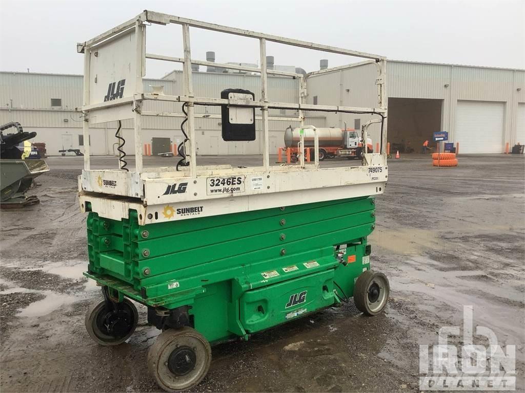 JLG 3246ES Käärtõstukid