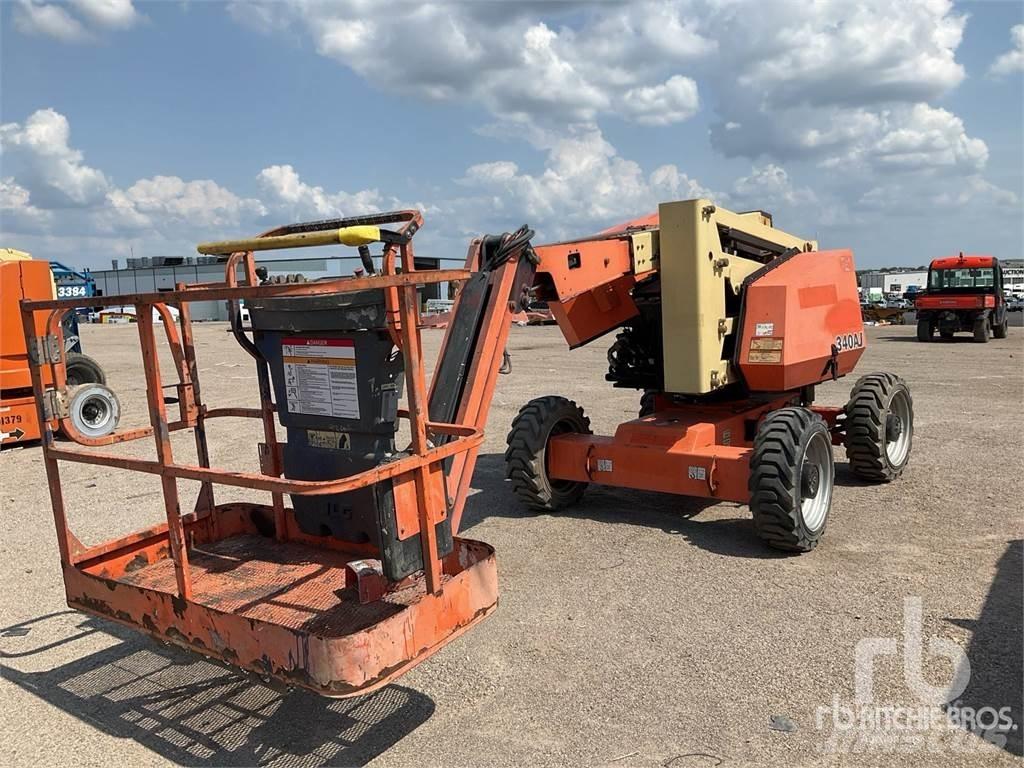 JLG 340AJ Iseliikuvad poomtõstukid