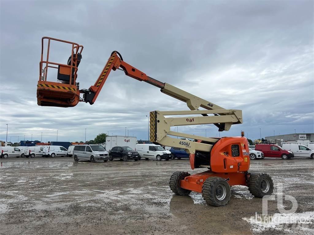 JLG 450 Iseliikuvad poomtõstukid