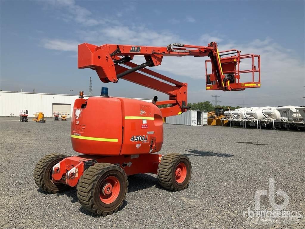 JLG 450AJ Iseliikuvad poomtõstukid