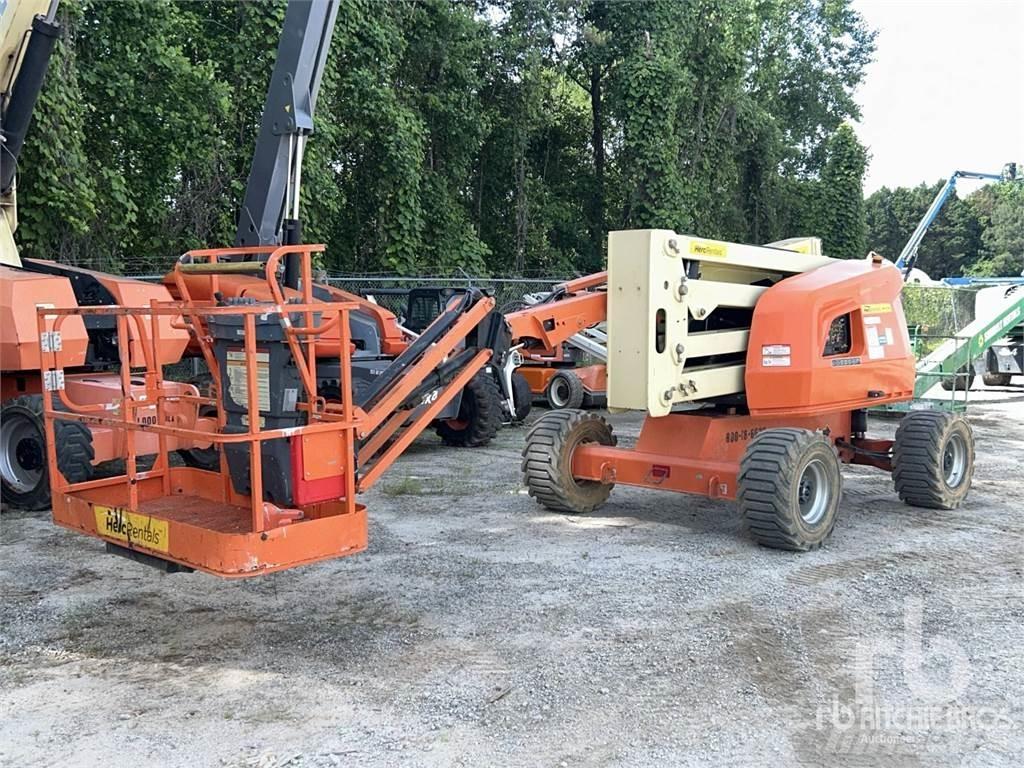 JLG 450AJ Iseliikuvad poomtõstukid
