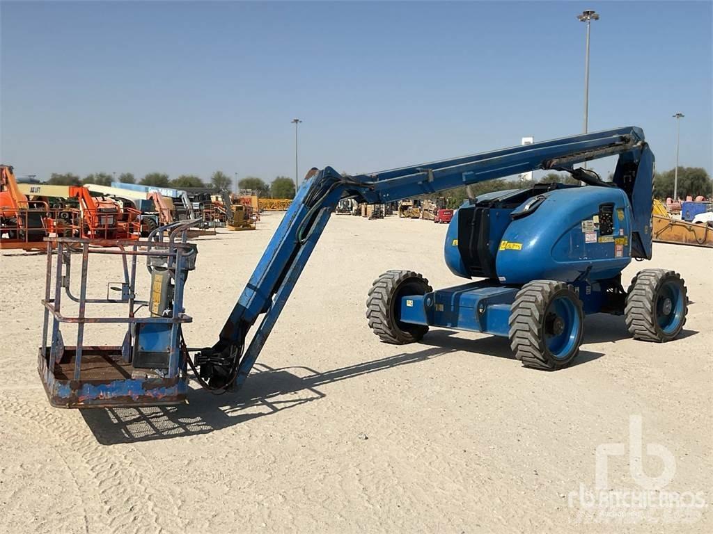 JLG 600AJ Iseliikuvad poomtõstukid
