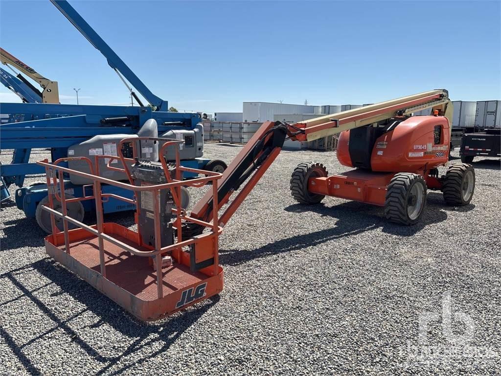 JLG 600AJ Iseliikuvad poomtõstukid