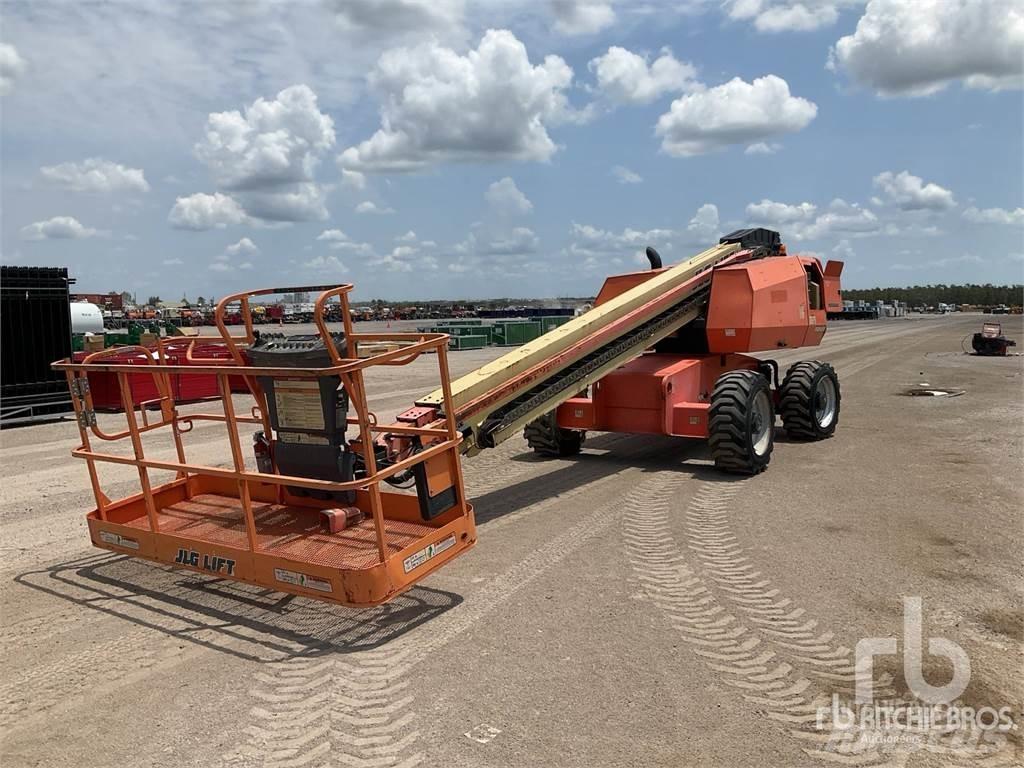 JLG 600S Iseliikuvad poomtõstukid