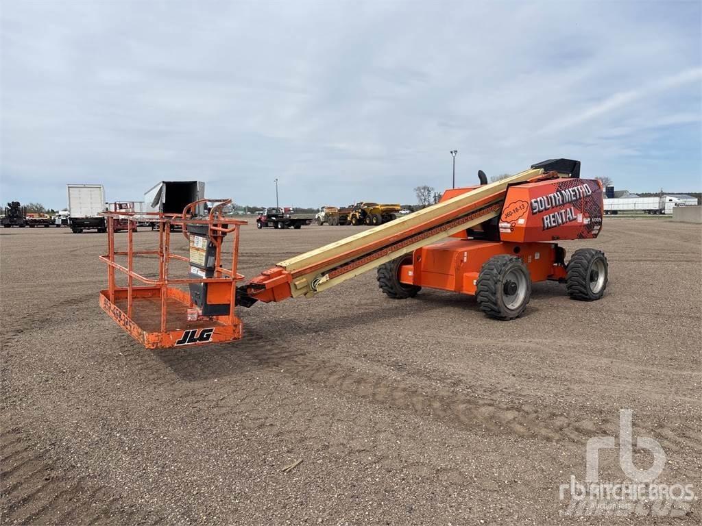JLG 600S Iseliikuvad poomtõstukid