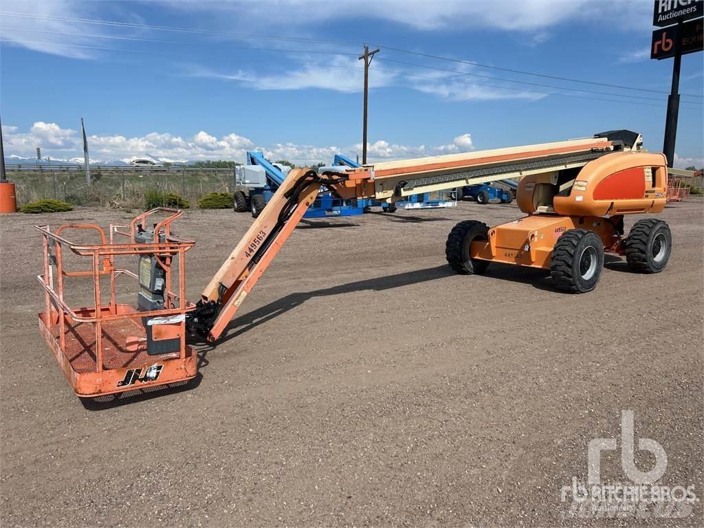 JLG 600S Iseliikuvad poomtõstukid