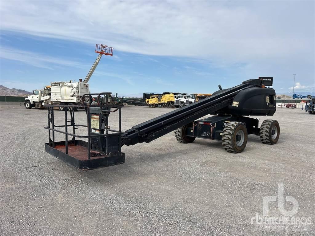 JLG 600S Iseliikuvad poomtõstukid