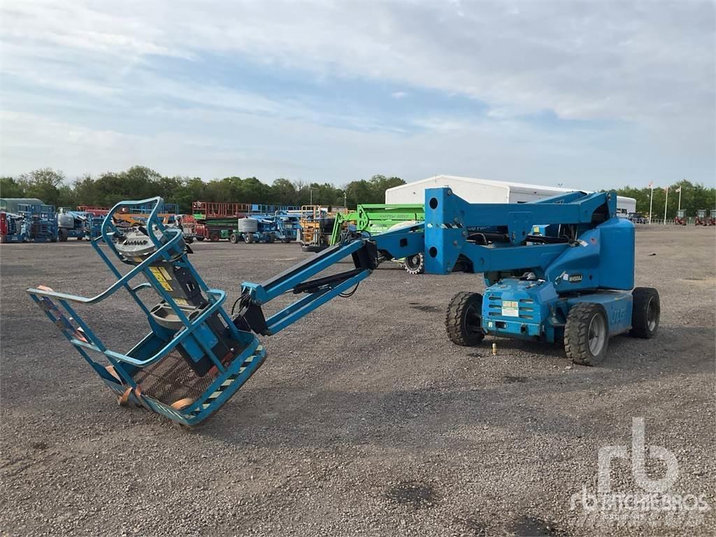 JLG M450AJ Iseliikuvad poomtõstukid