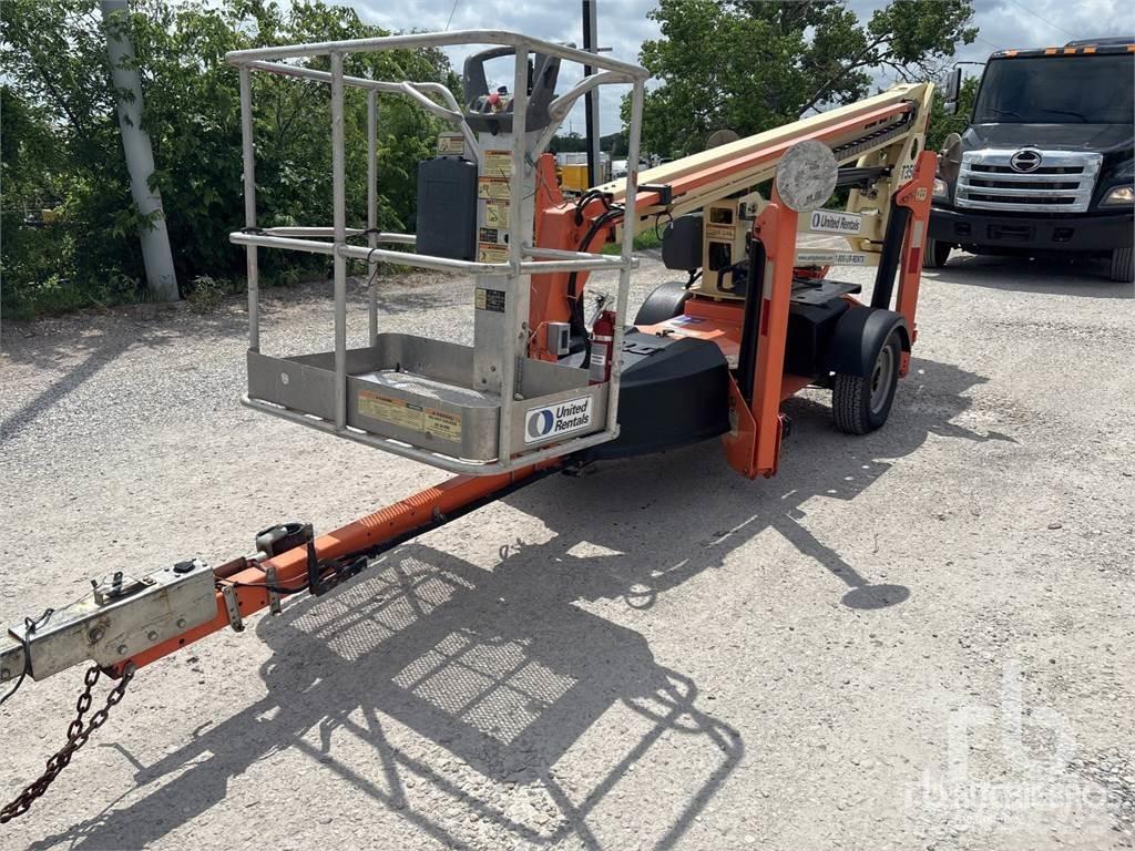JLG T-350 Iseliikuvad poomtõstukid
