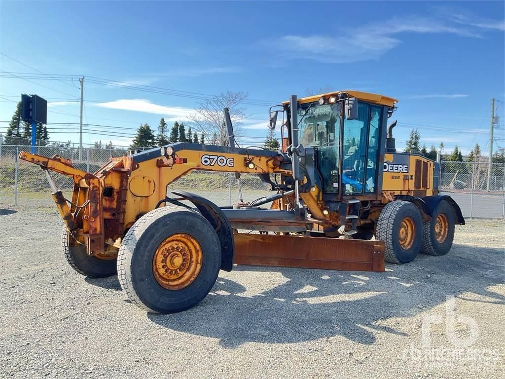 John Deere 670G Greiderid