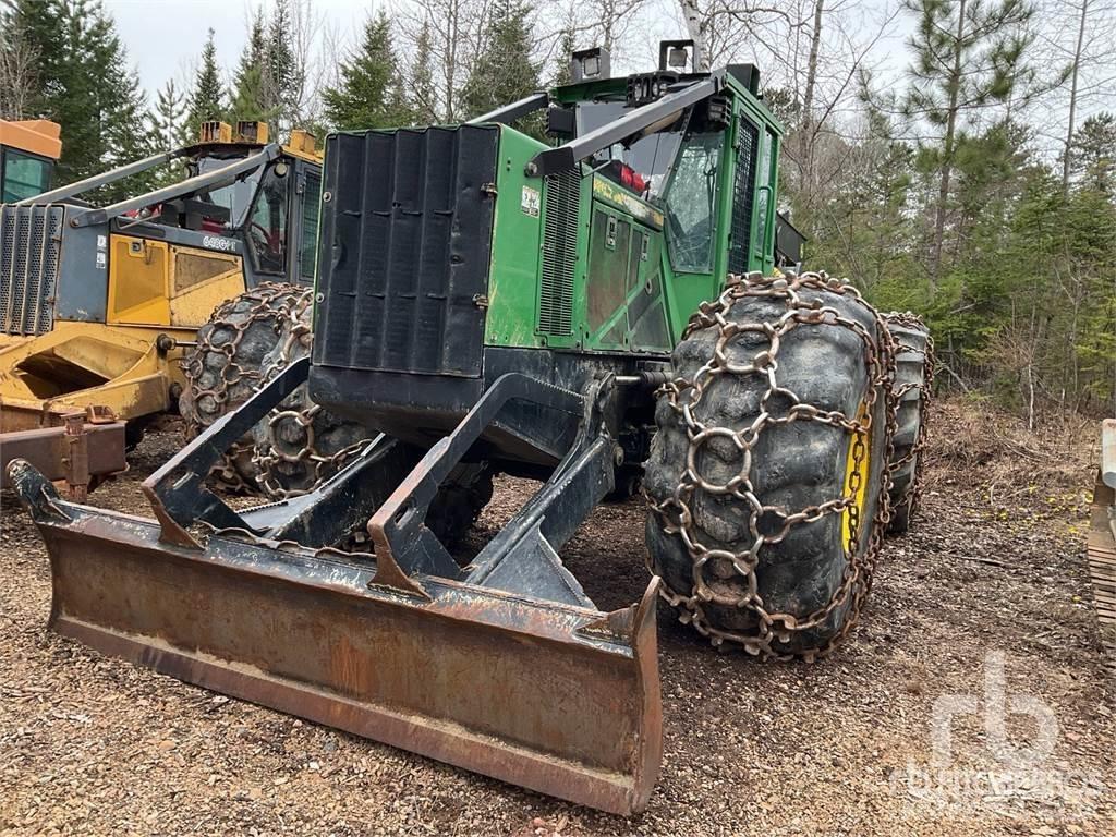 John Deere 848H Väljaveotraktorid