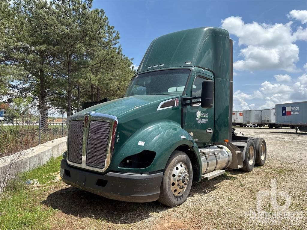 Kenworth T-680 Sadulveokid