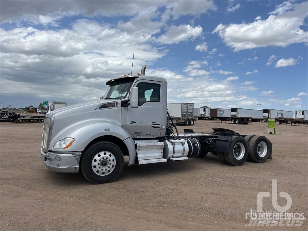 Kenworth T680 Sadulveokid