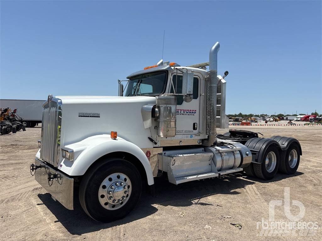 Kenworth W900 Sadulveokid