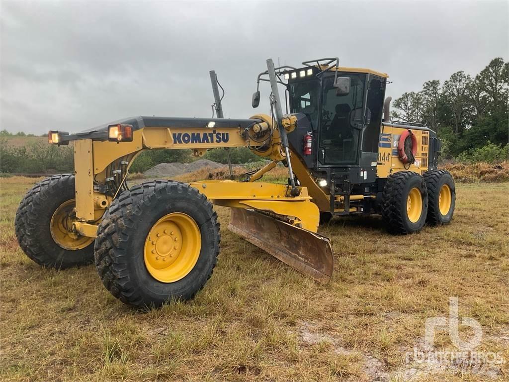 Komatsu GD655-6 Greiderid