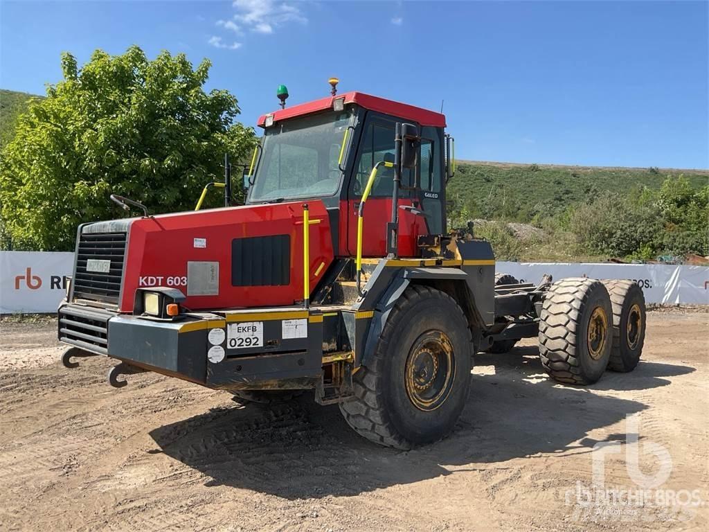 Komatsu HM300-1 Liigendraamiga pinnaseveokid