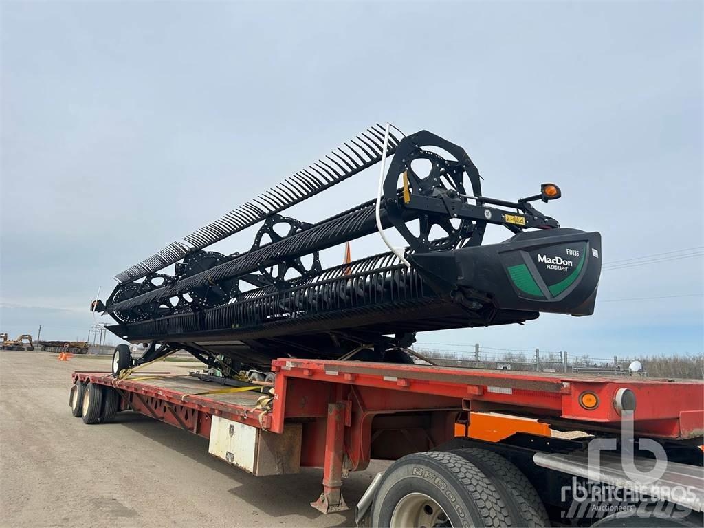 MacDon FD135 Kombainide heedrid