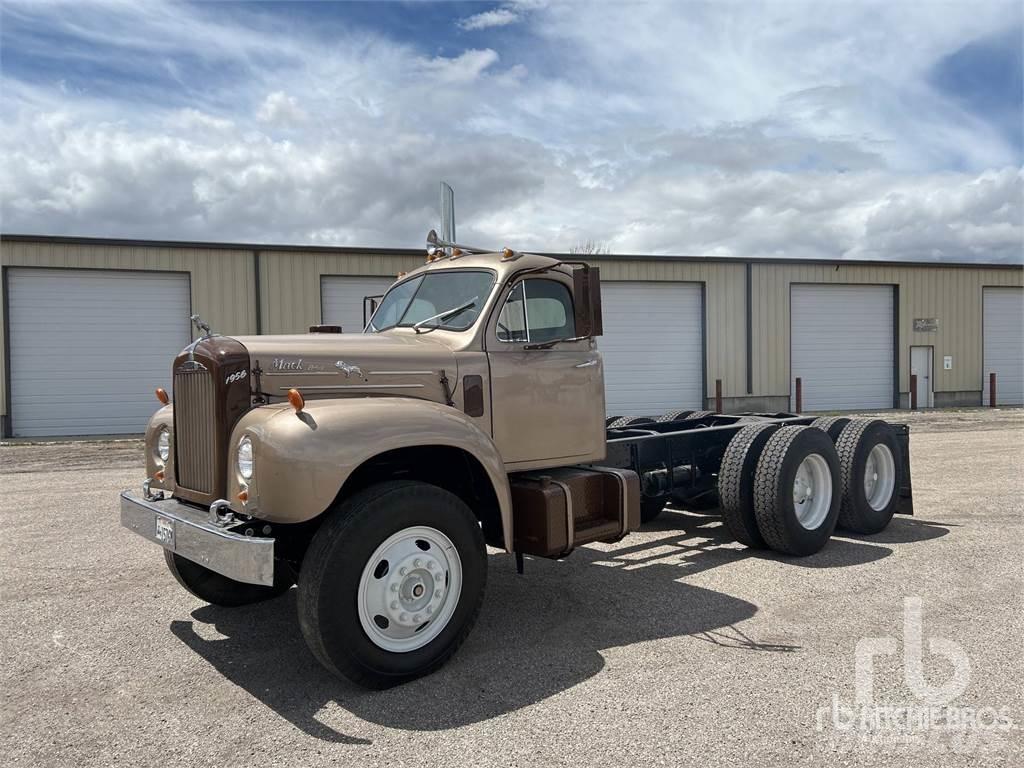 Mack 1956 Raamautod