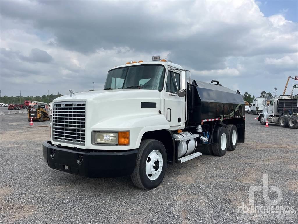 Mack CH613 Veepaagiga autod