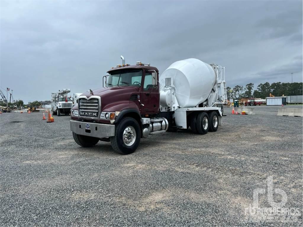 Mack CV513 Betooniveokid